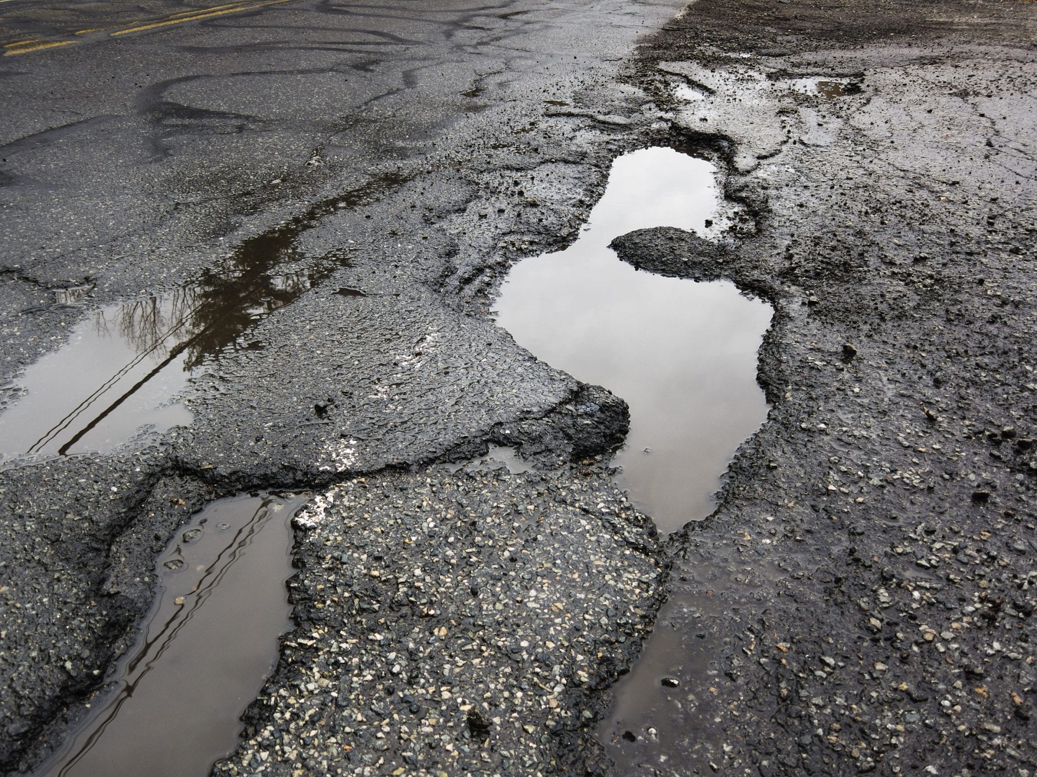 These Roadway Defects Commonly Cause Injuries in Florida